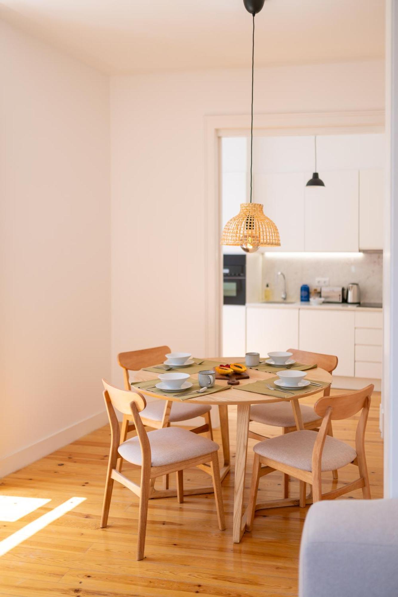 Sunny By Soulplaces Apartment