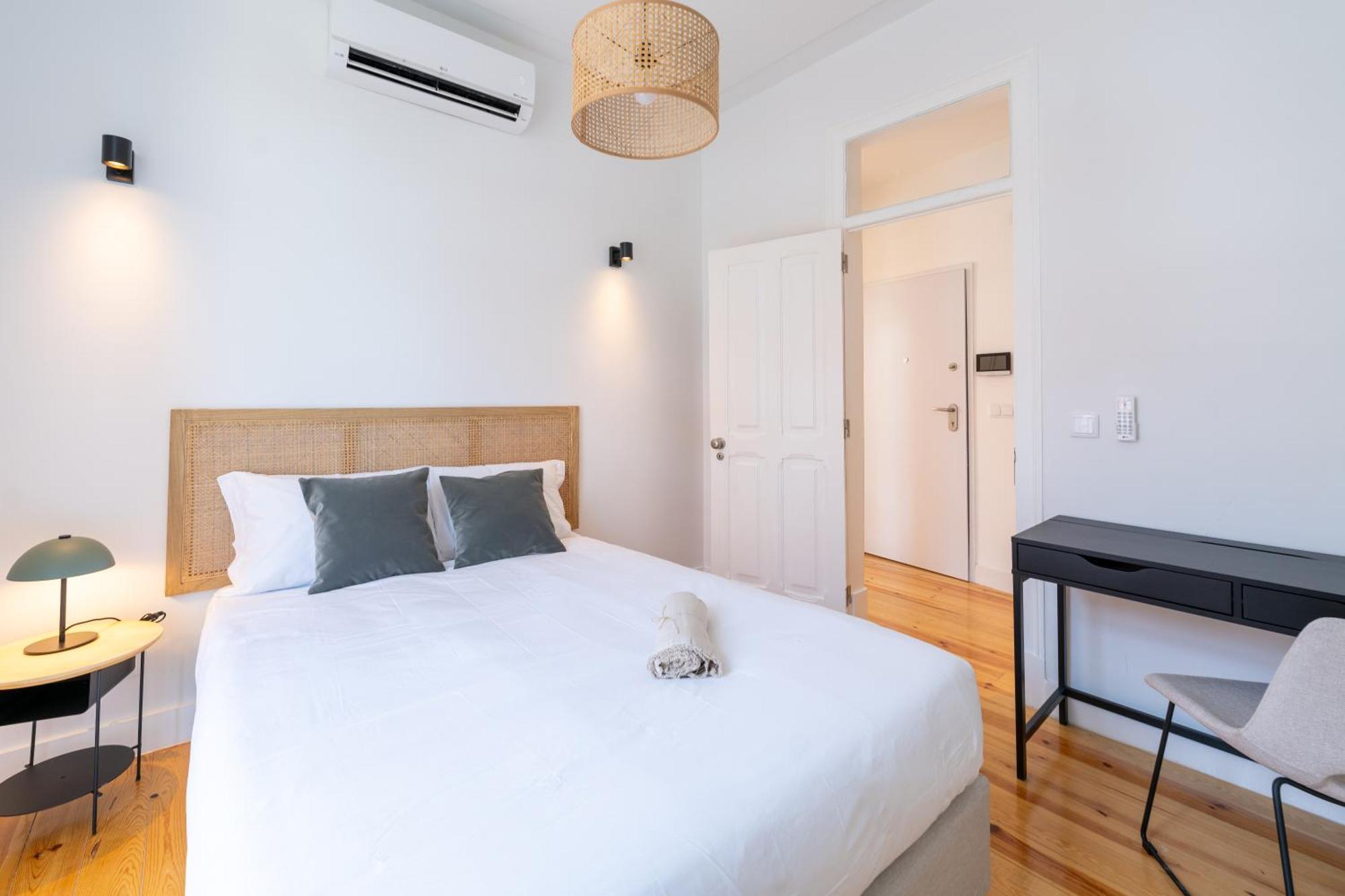 Sunny By Soulplaces Apartment *