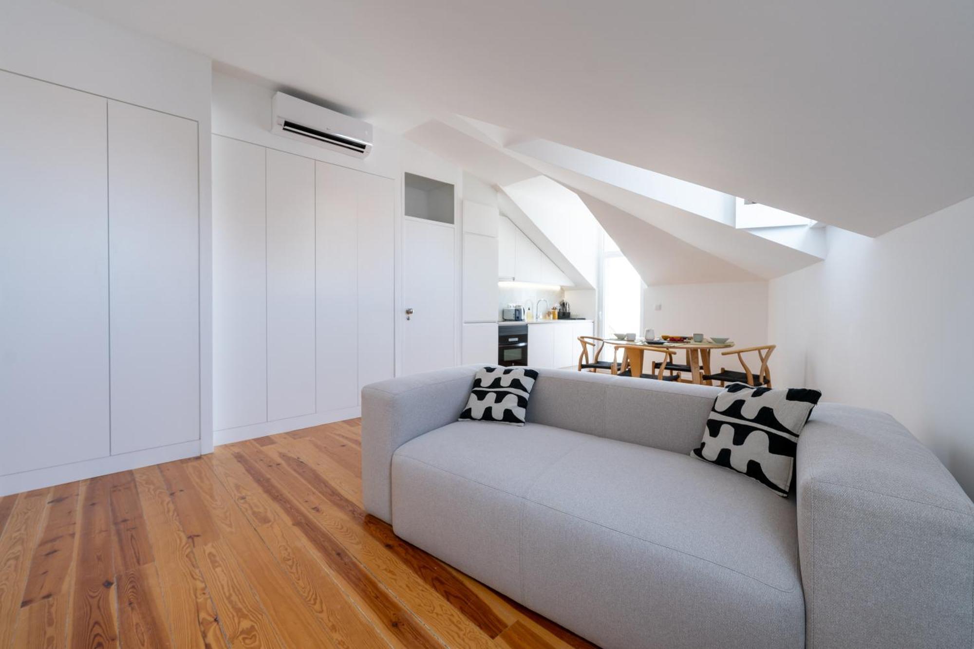 Sunny By Soulplaces Apartment