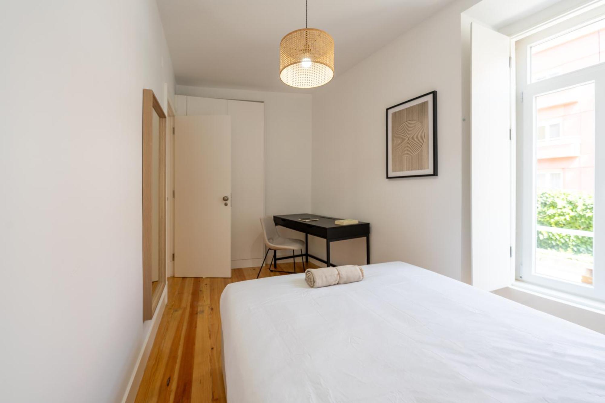 Apartment Sunny By Soulplaces