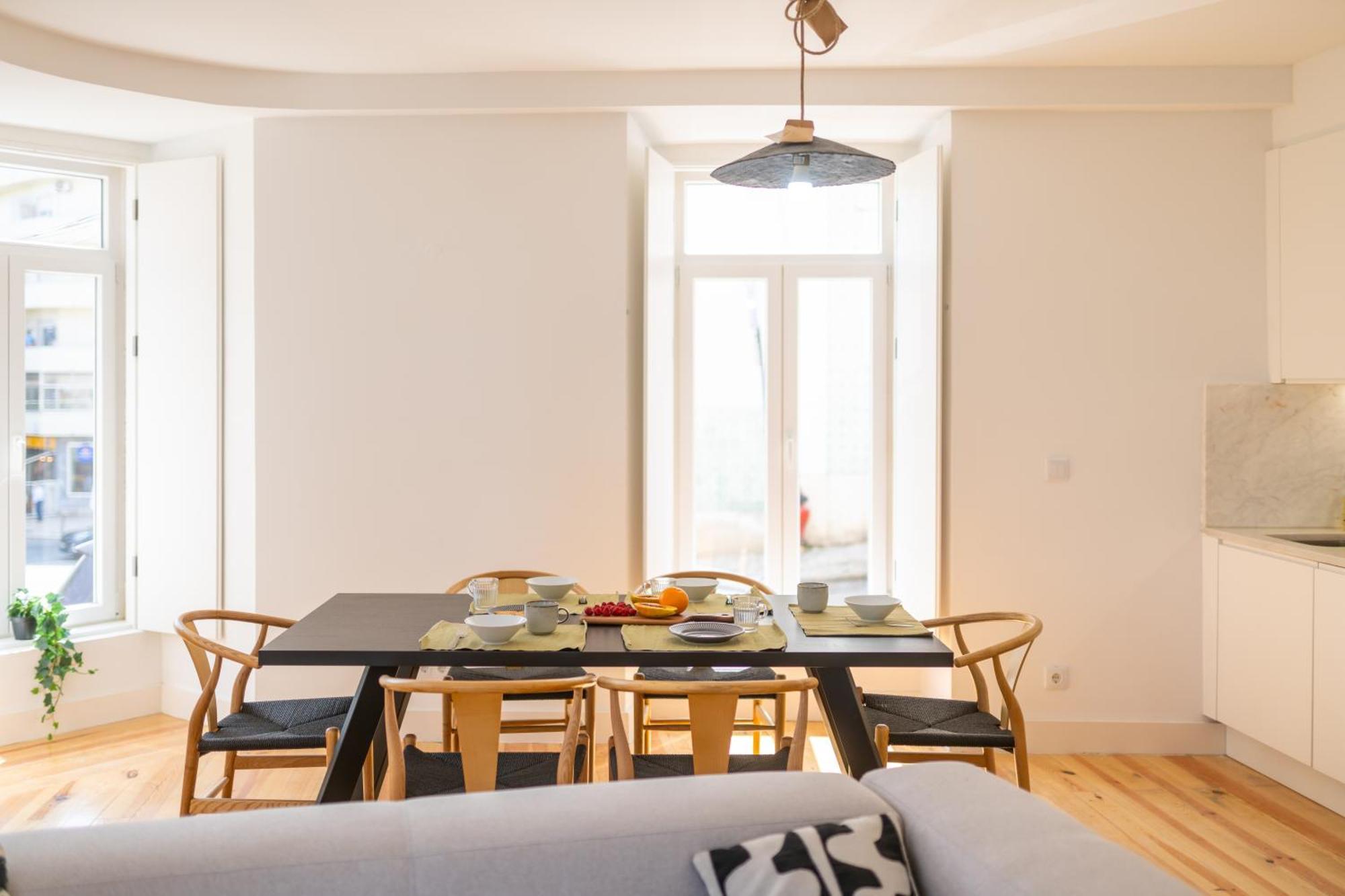 Sunny By Soulplaces Apartment